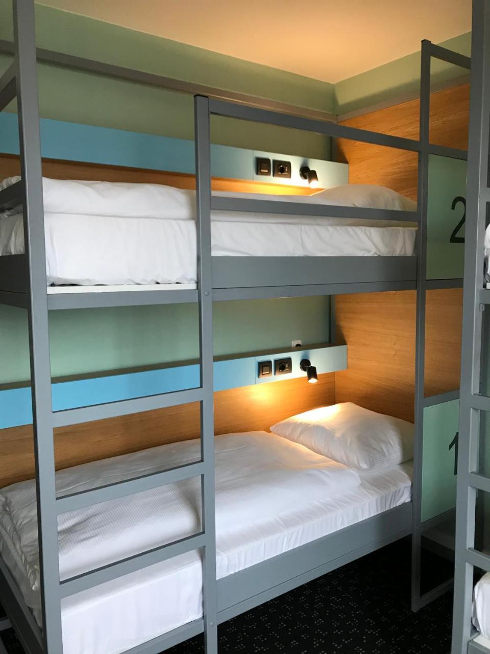 Hostel Grand Urban
