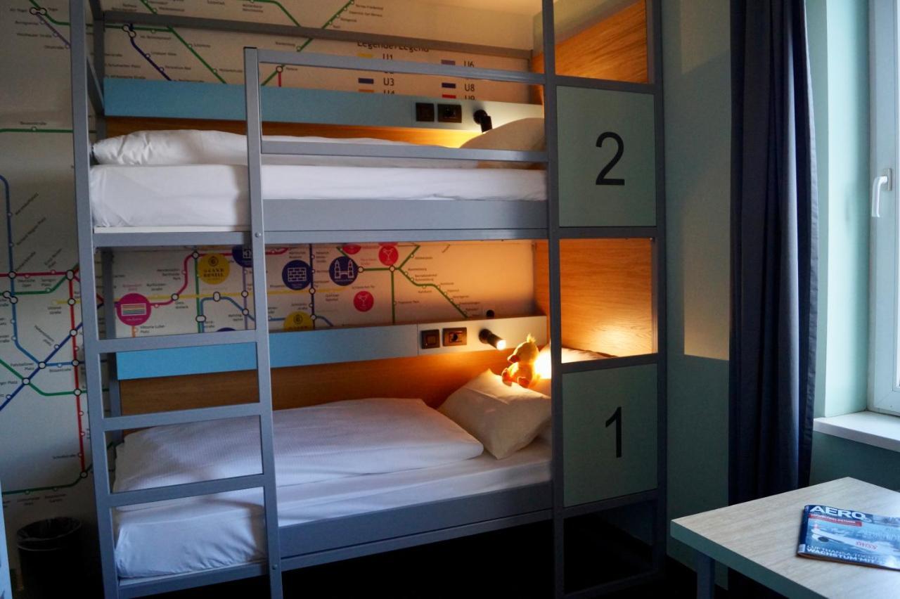 Grand Urban Hostel *